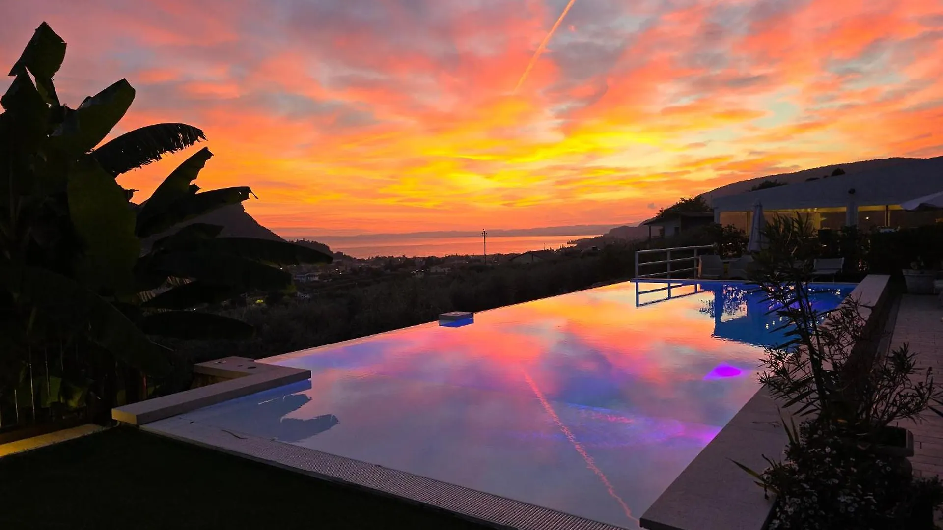 Relais Villa Olivi Costermano 3*,