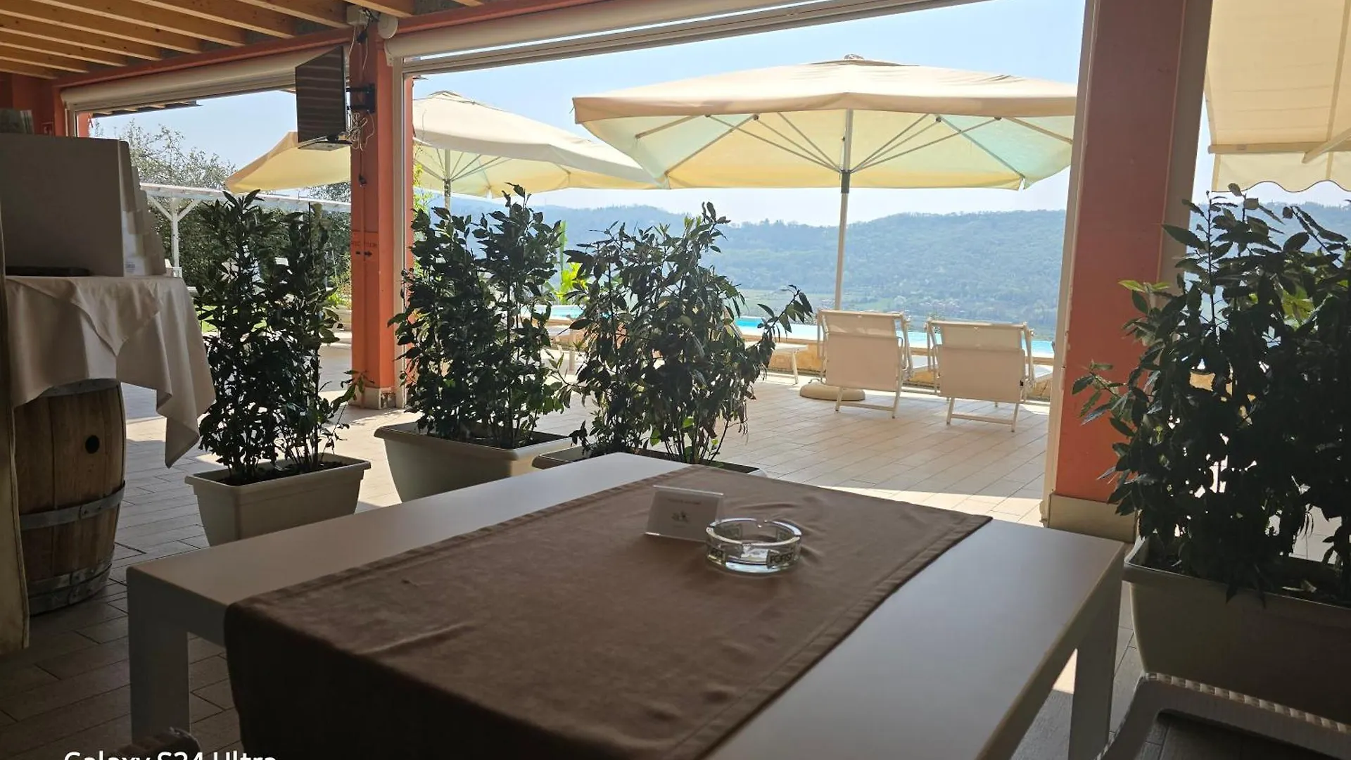 Relais Villa Olivi Costermano 3*,  Italy