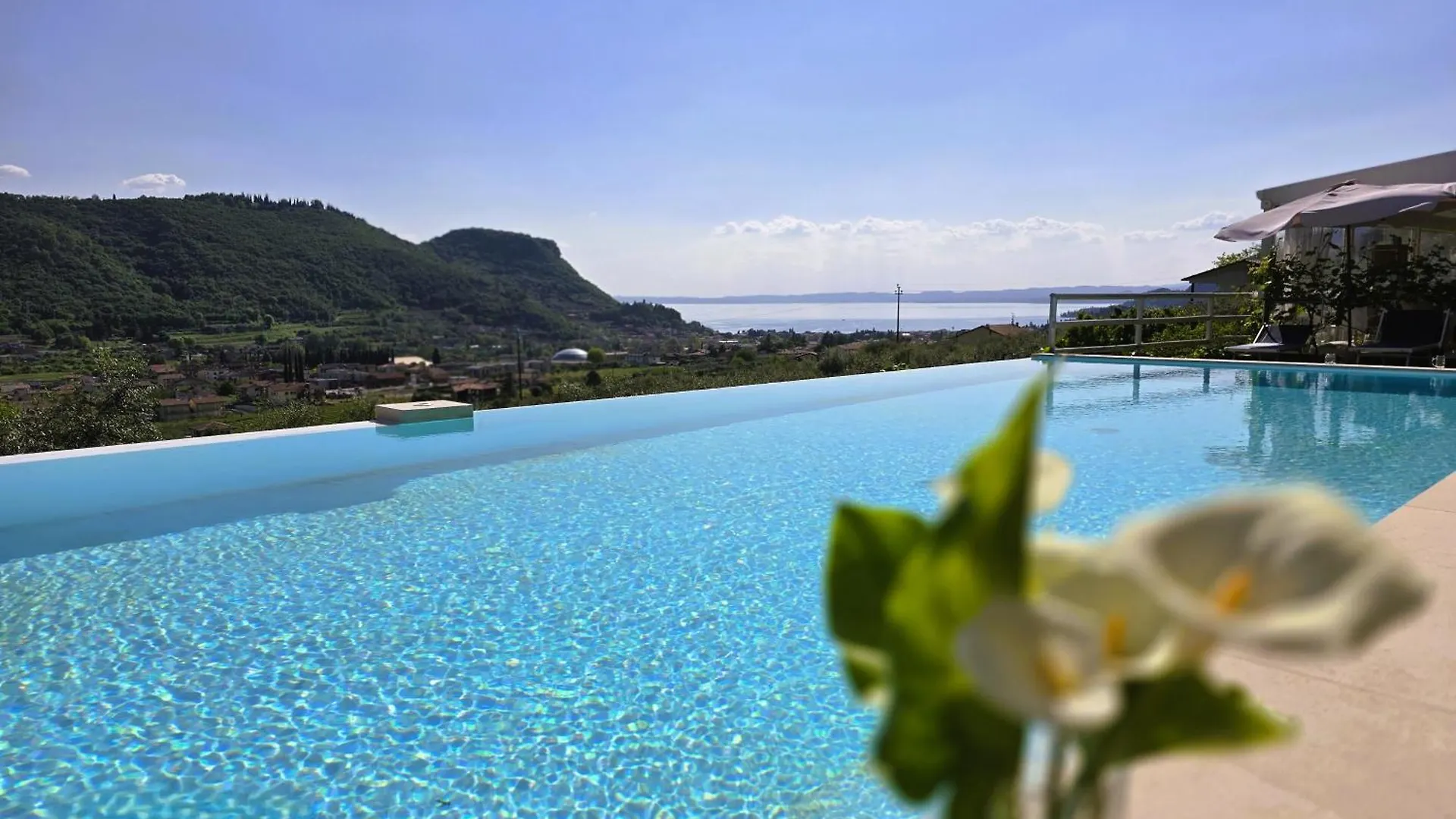 Relais Villa Olivi contacts