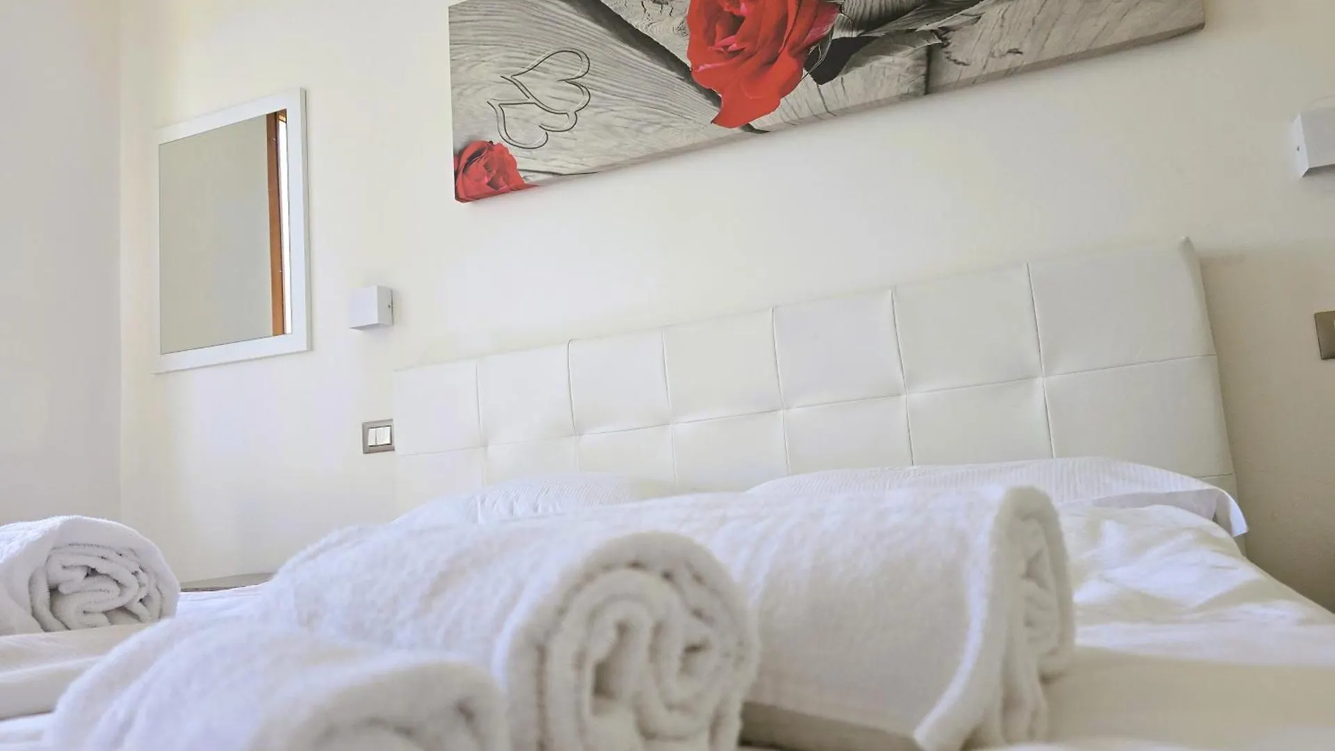 Relais Villa Olivi Costermano 3*,  Italy