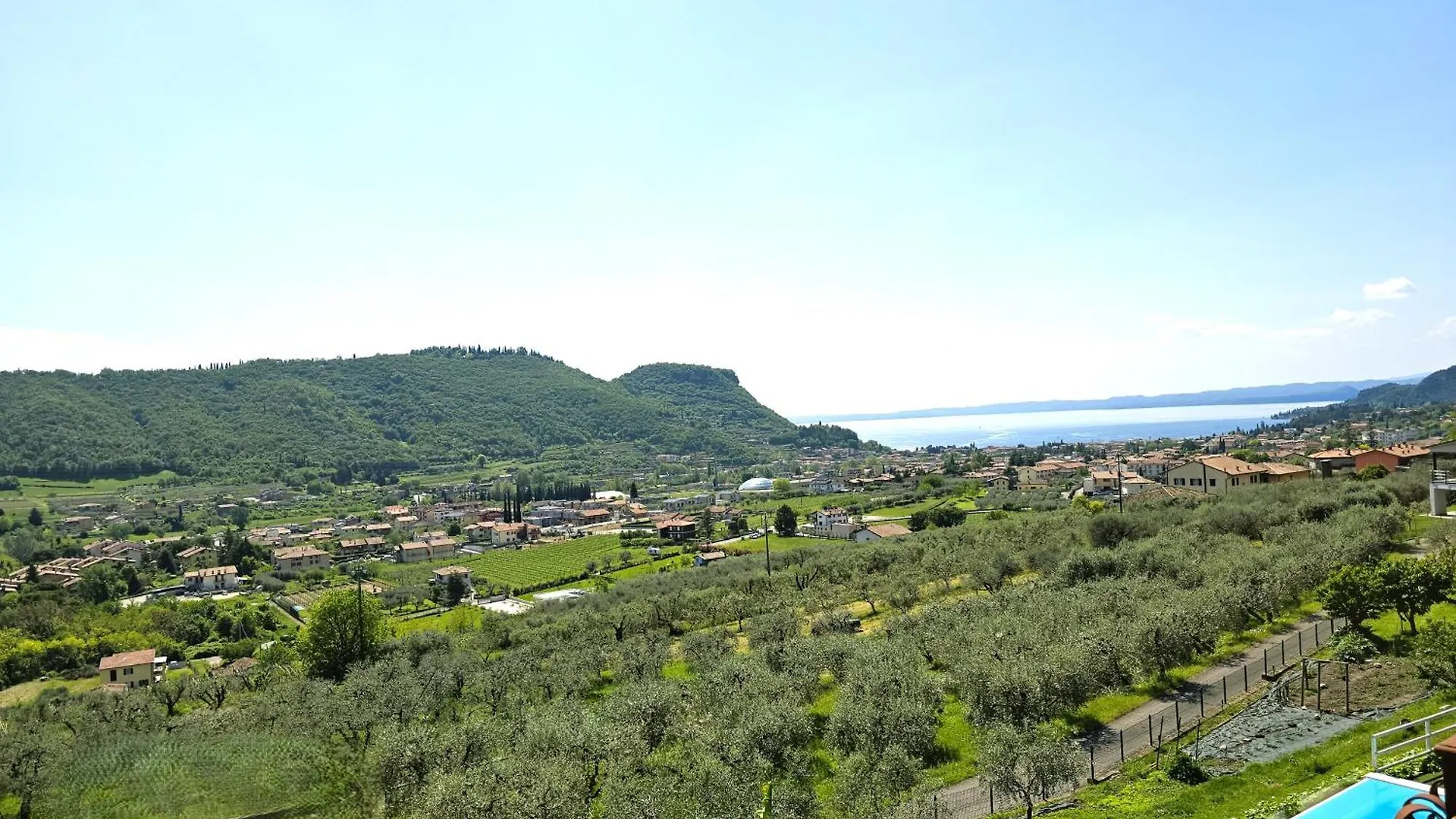 Relais Villa Olivi Costermano